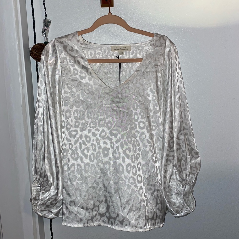Vine and Love cheetah print white shirt, size small